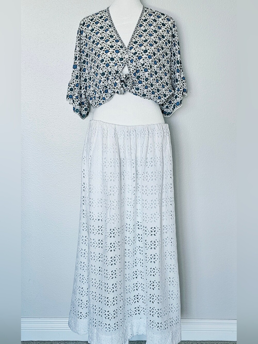 J. Crew Linen-blend White Side-slit Eyelet Maxi Skirt - Women - Picture 6 of 8